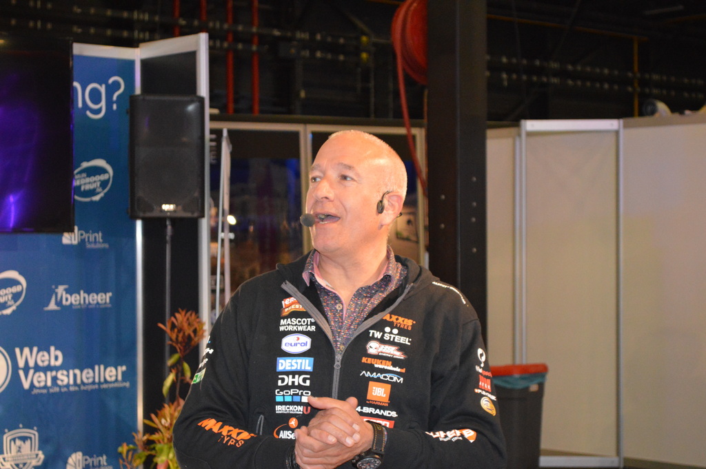 Tim Coronel op Coevorden Plein bij Bedrijven Contactdagen in TT-hal.